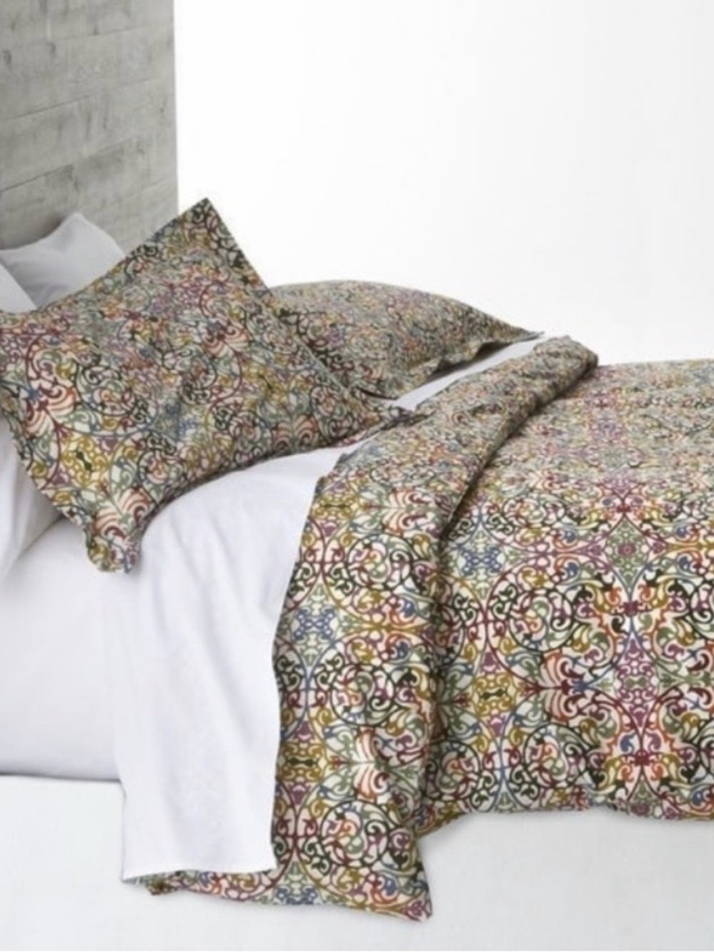 Crate & Barrel - Lucia Full/Queen Duvet Cover + 2 Shams — Jewel-Tone Medallion